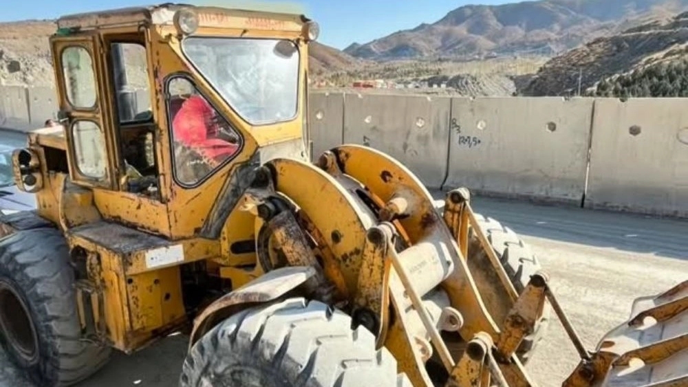 Gooderzai exhibition, buying and selling of heavy machinery, dumper and backhoe loaders in Islamshahr