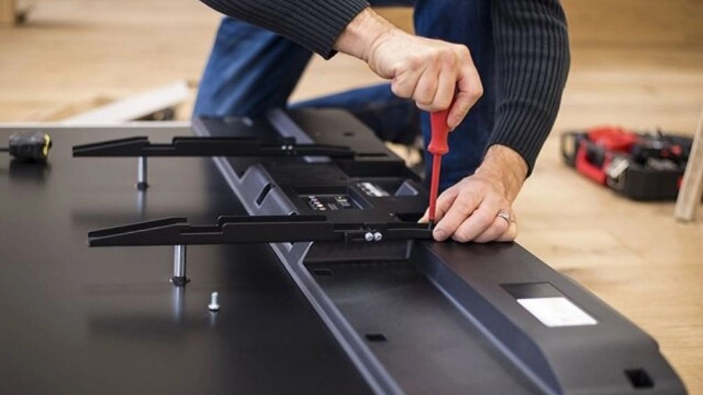 Mohseni technical services, specialized TV repairs in Central Saveh