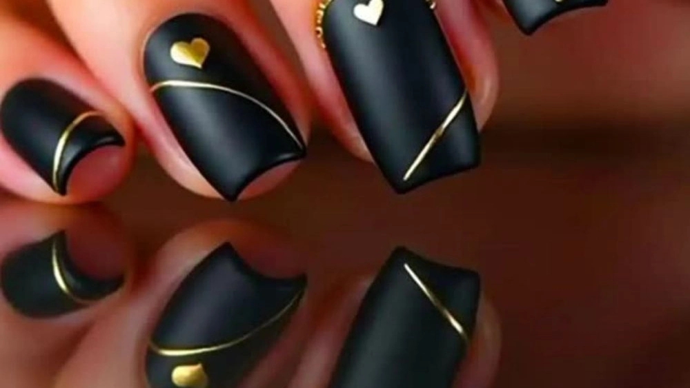 Gulbarg beauty salon, nail implant and skin facial services in Anzali