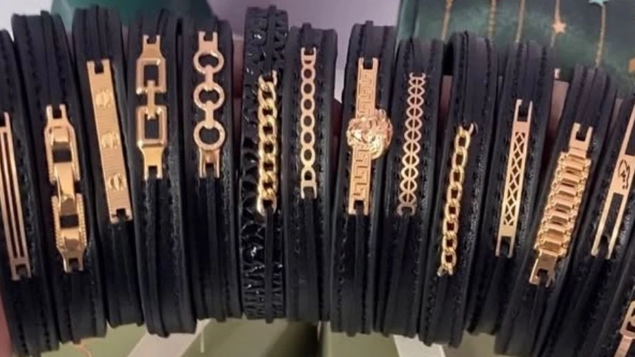 Saghi Gold Gallery, selling minimal gold in Tehran