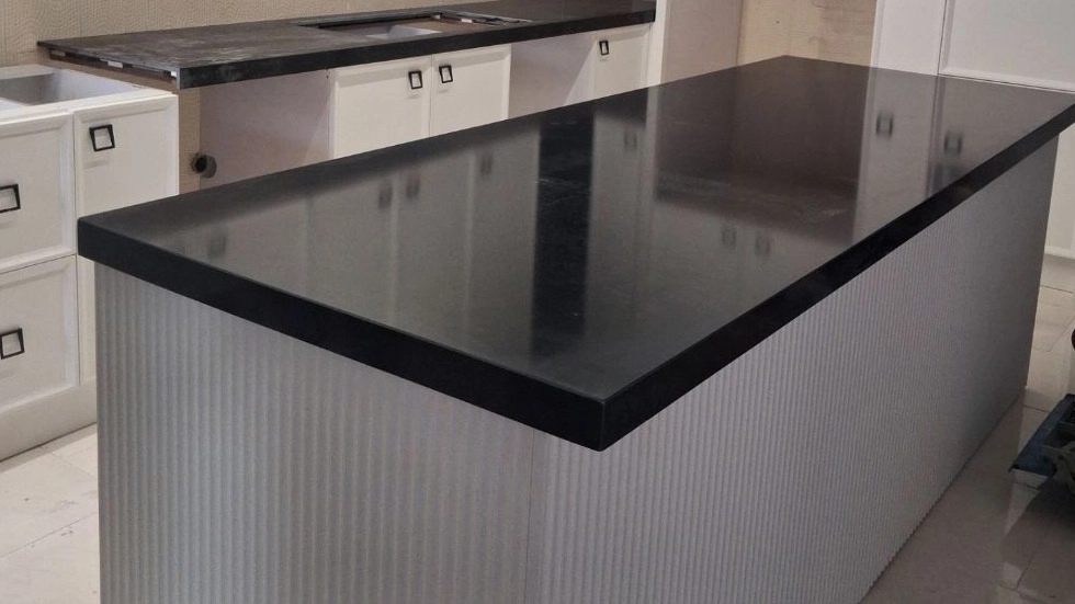 Royal Stone workshop, production and installation of cabinet and inter-cabinet panels in Tehran
