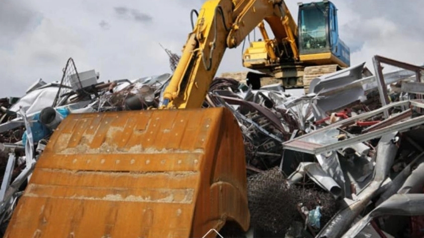 Agricultural waste, buying and selling of iron and plastic cartons in district one of Tehran