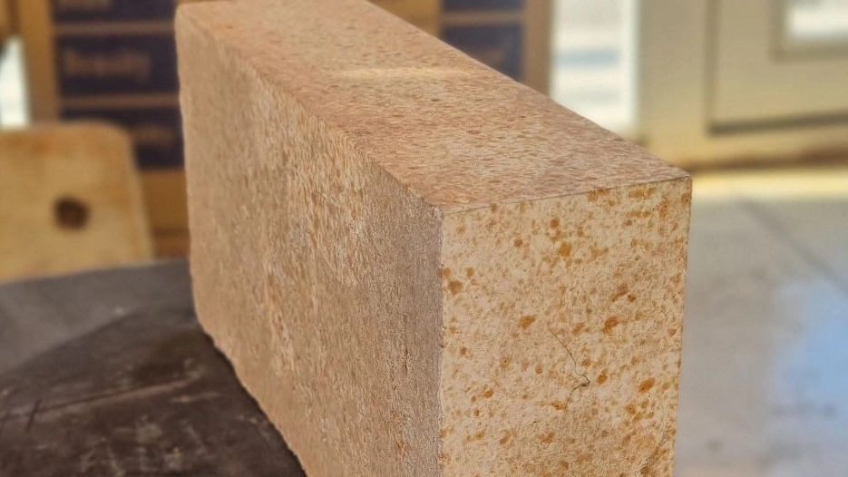 Specialized implementation of exposed concrete and refractory bricks in Qaemshahr