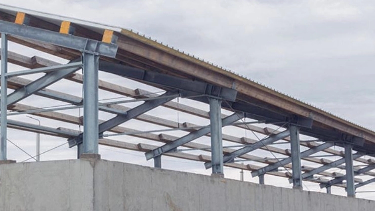 Bahadri Construction Shemi Company, implementation of metal frame and sandwich panel sheet in Isfahan