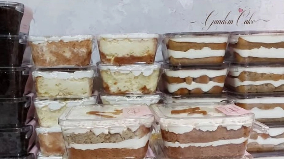 Wheat cake, ordering and selling birthday cream cake, cookie and mochi in Karaj