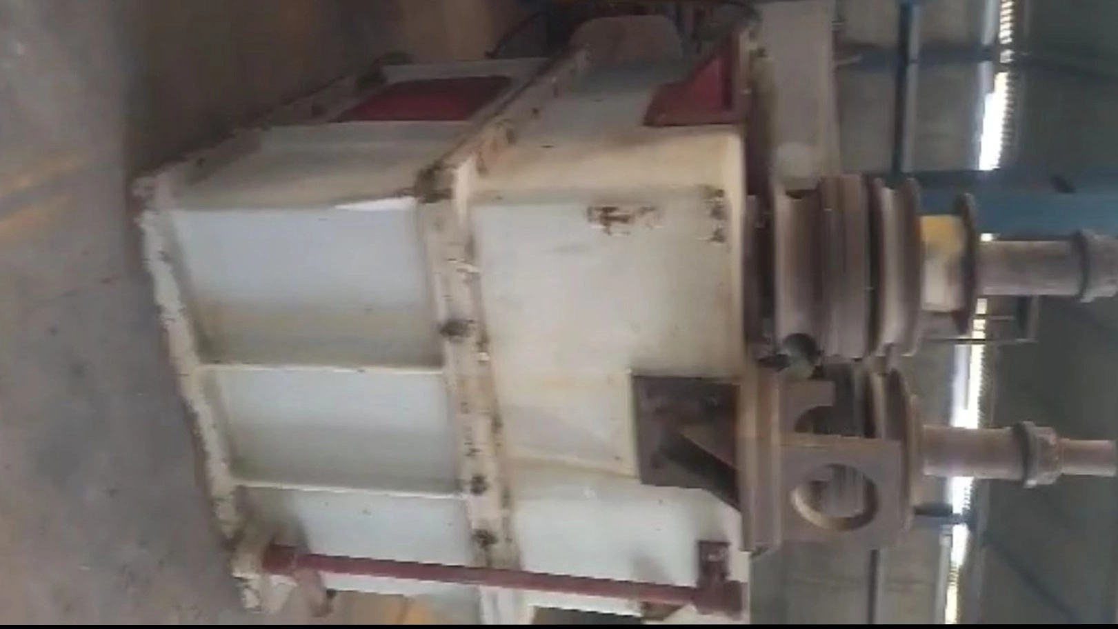 Urgent sale of 6-meter 20-mil diani guillotine, a healthy industrial device at a special price