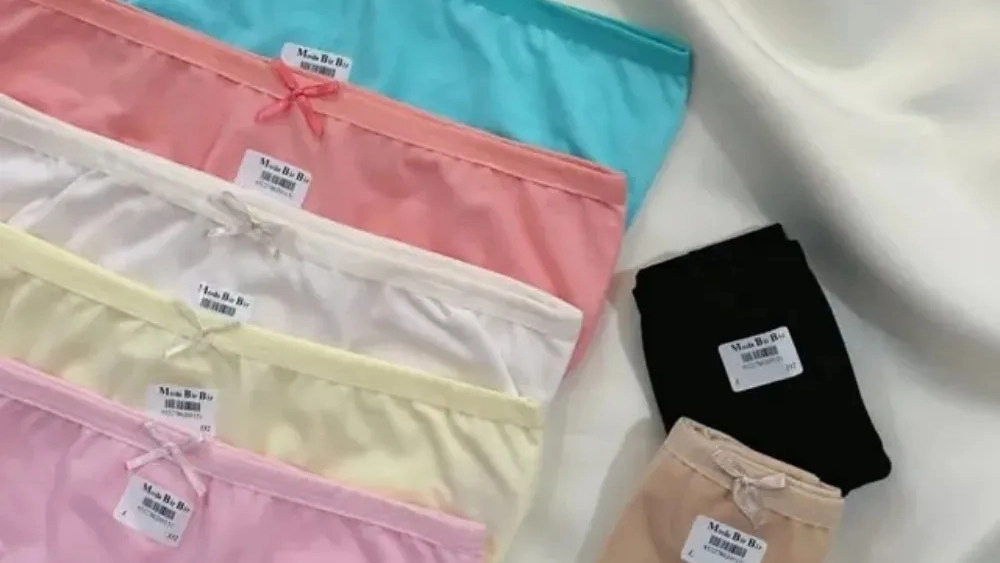 Ayma store, selling men's and women's swimwear, socks and underwear in Isfahan