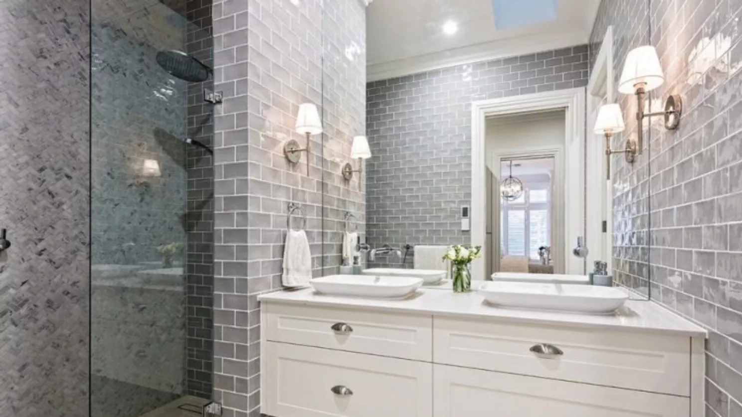 دلایل استفاده از کابین روشویی pvc به جای چوبی