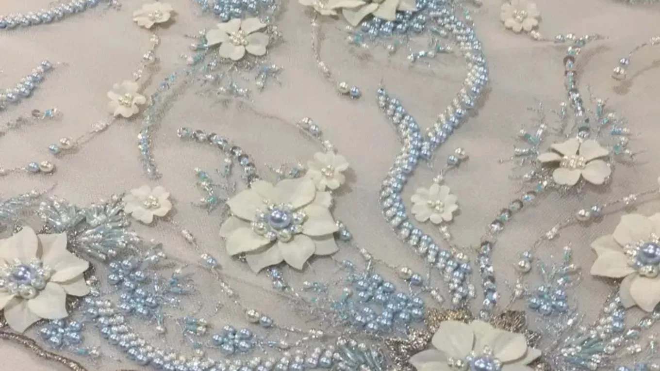 انواع پارچه های پر کاربرد در لباس عروس