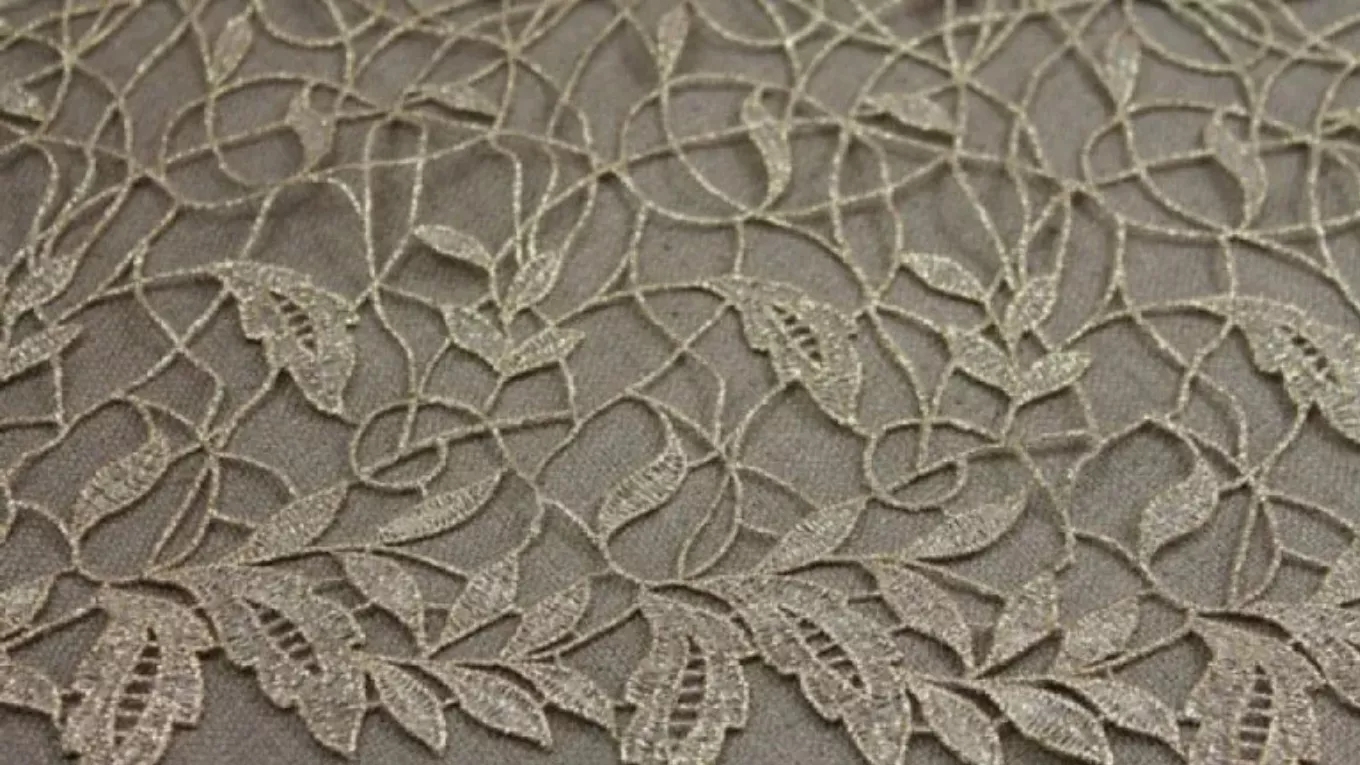 انواع پارچه های پر کاربرد در لباس عروس