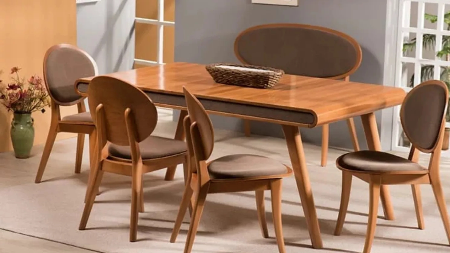 میز ناهار خوری چستر یا کلاسیک؛ کدام مناسب تراست؟