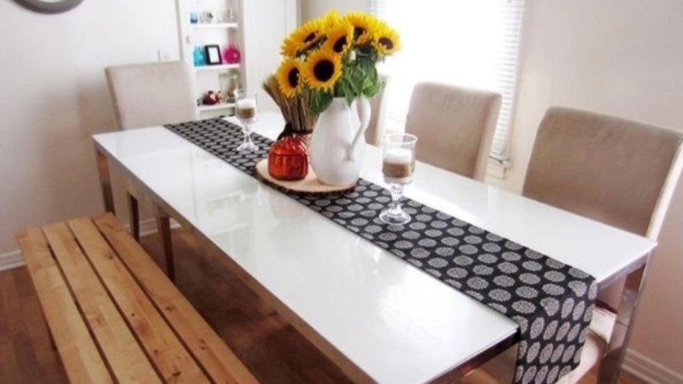 What is a runner? When is it used instead of a table?