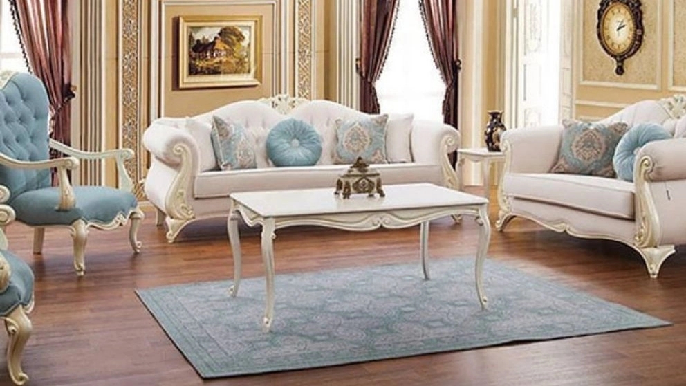 Klasik ve kraliyet kanepe arasındaki fark