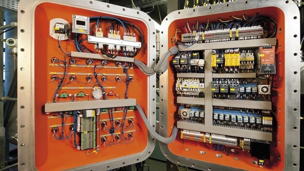 تفاوت تابلو برق خانگی و صنعتی