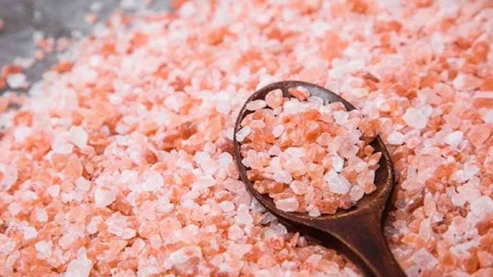 What are the properties of pink salt?