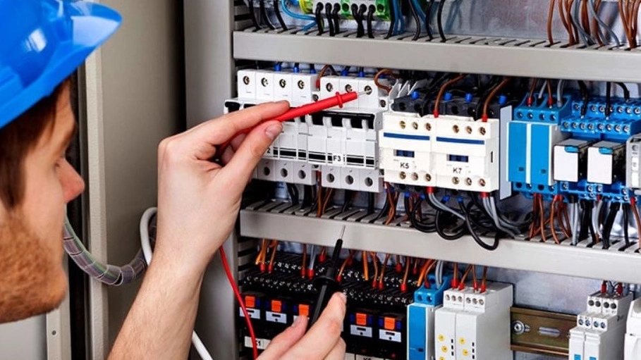 Shahrekord Pulse Electric three-phase switchboard