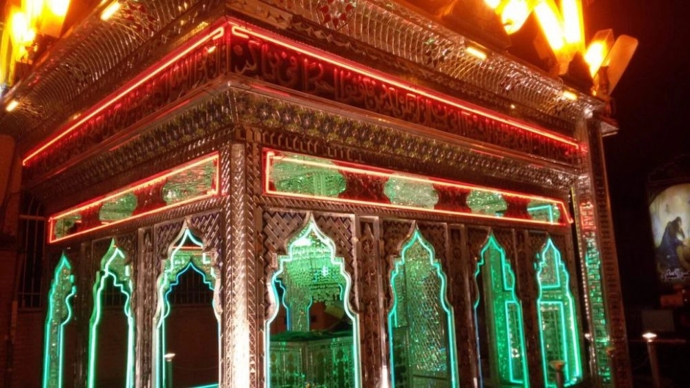 Construction of shrines and shrines in Brazjan Bushehr